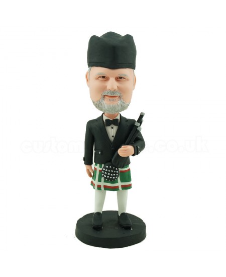 customised scottish bagpiper bobblehead