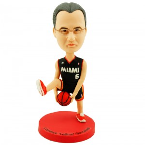 custom basketball player bobblehead cross leg dribbling