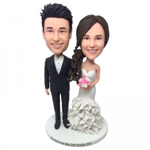 customised bobblehead wedding cake topper