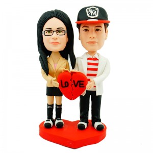 customised couple bobble head with love red heart