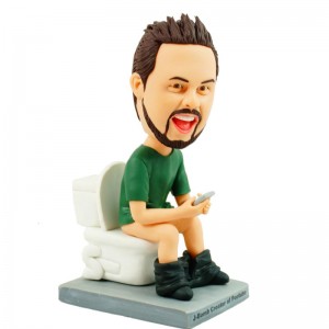 personalised funny shiting and playing mobile phone bobblehead