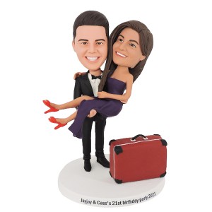 travel couple bobbleheads