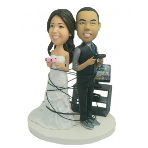 custom gamer couple wedding bobbleheads